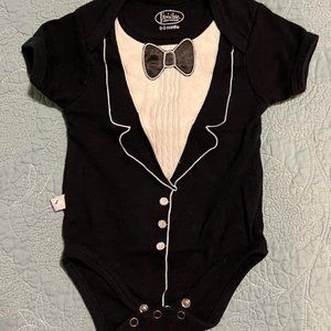 Frenchie Mini Couture Tuxedo Baby/Newborn Bodysuit Onesie (0-3 mo)